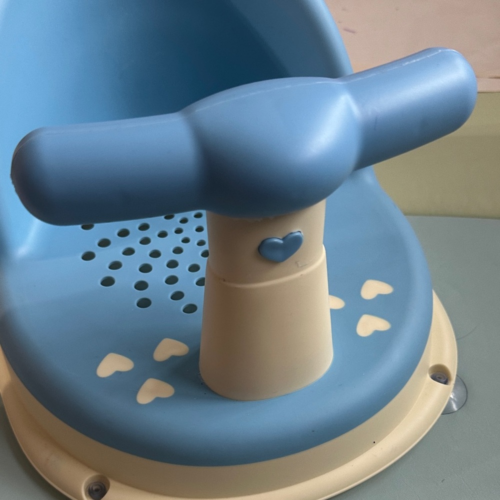 Blue Baby Bath Seat with Handle - Picture 4 of 4